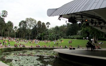 Botanic Gardens - Symphony lake