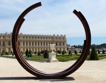 Versailles in a ring